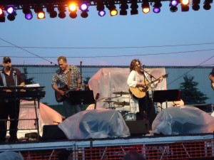 Lightning Creek opening for Joe Diffie 3